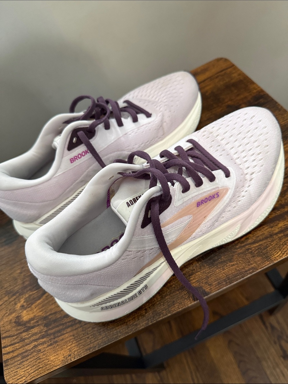 Brooks Women's Running Shoes in Light Lavender with Plum Laces 8